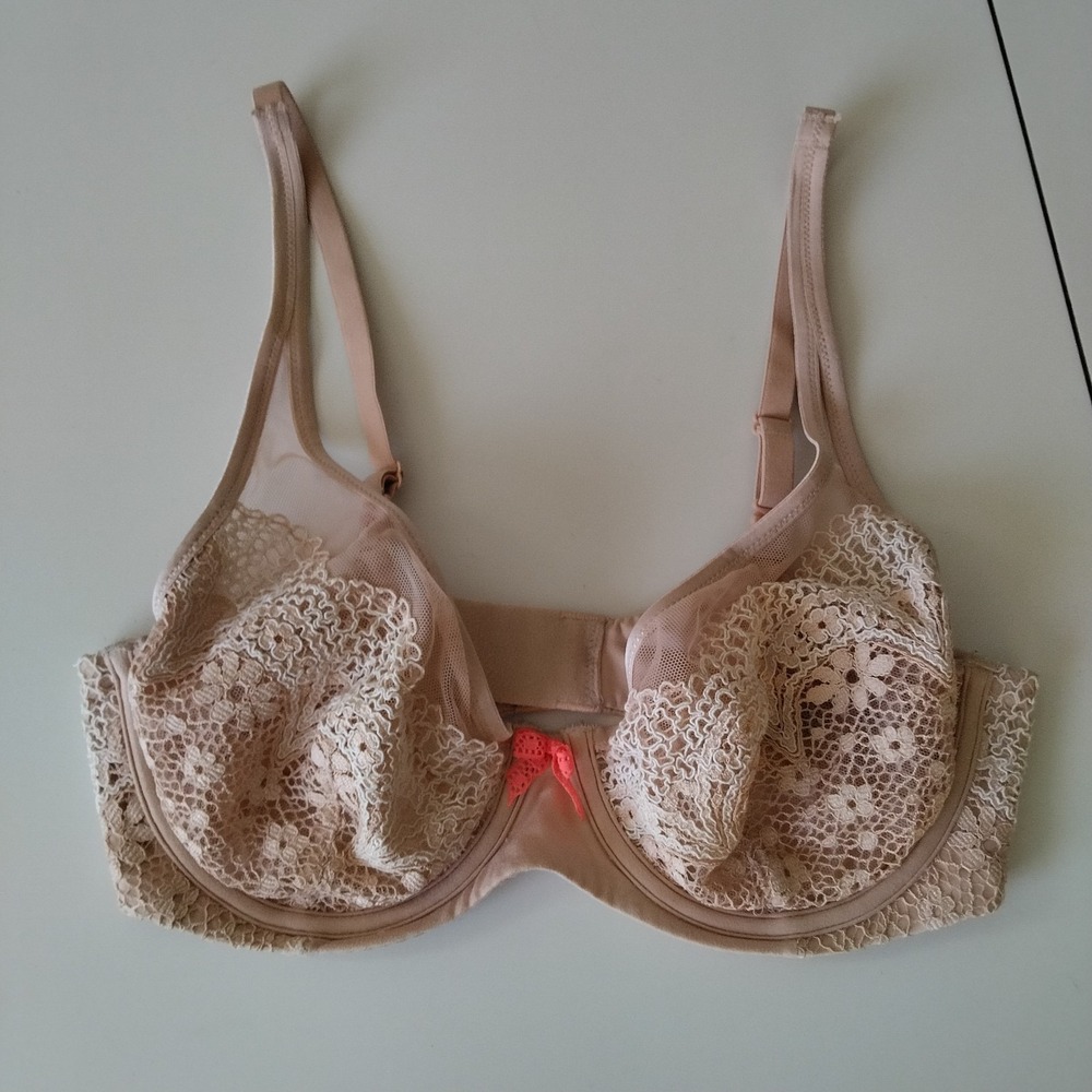 Victoria's Secret 34D Bra Unlined Demi‎ Underwire Nude Beige Peach Lace Comfort